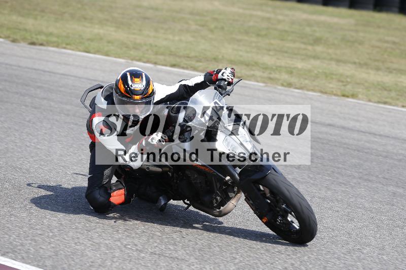 /Archiv-2025/49 26.08.2025 Cornu Master School ADR/blau-bleu/44